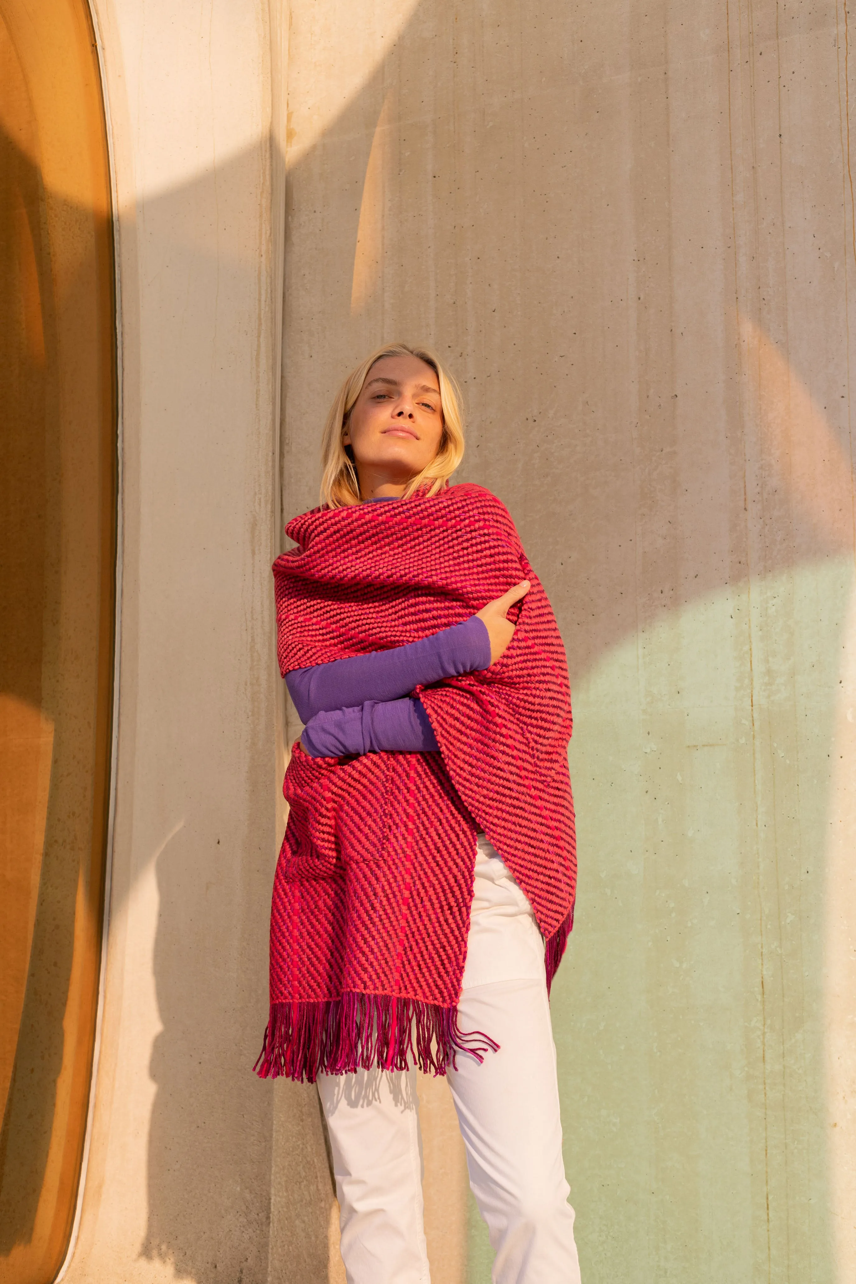 Big Shawl Alma, Rose Red