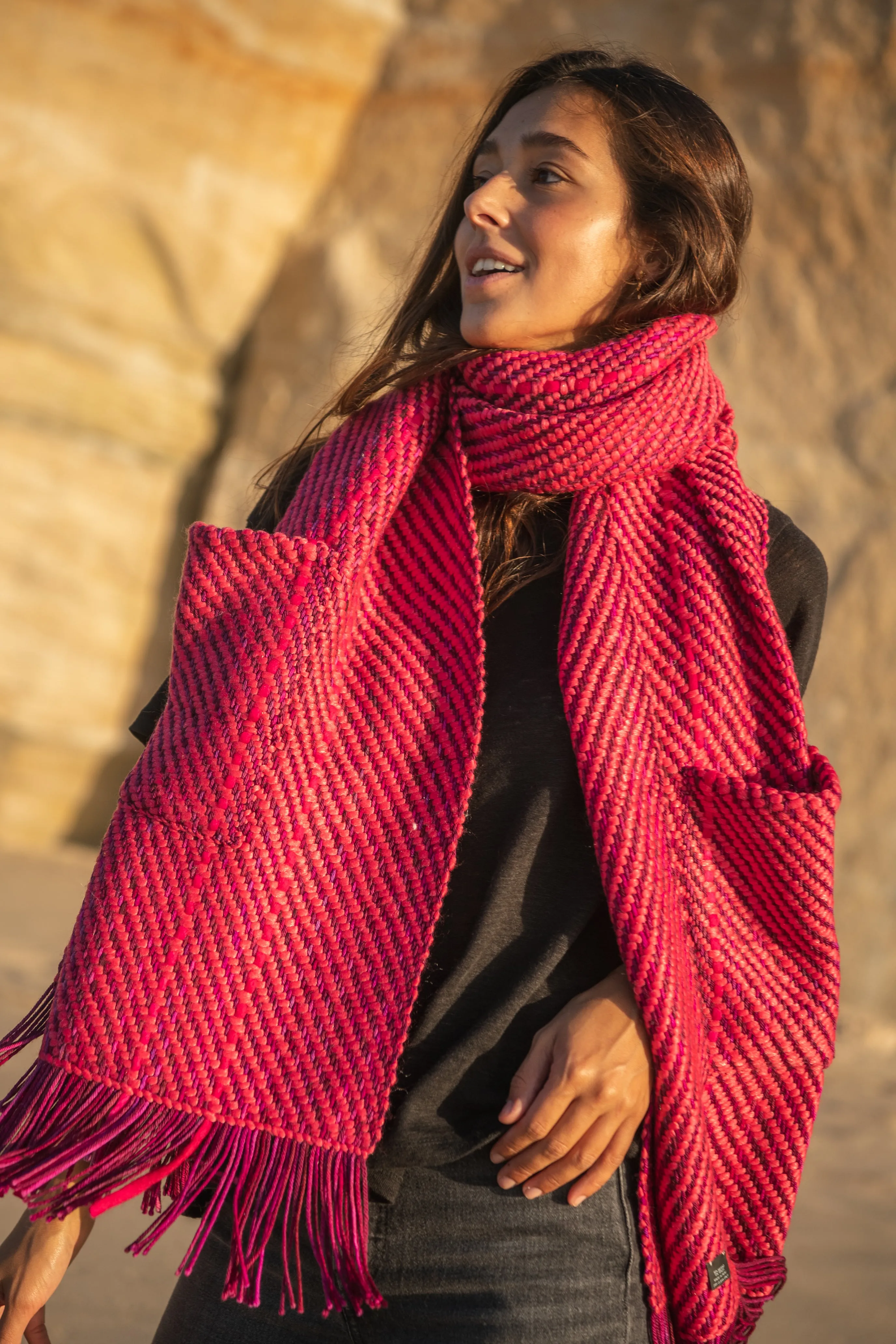 Big Shawl Alma, Rose Red